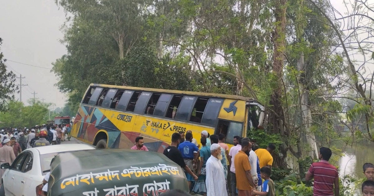 সিরাজগঞ্জে বাসচাপায় স্বামী-স্ত্রীসহ তিনজন নিহত, আহত ১